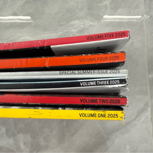 W 6 Magazine Bundle - Timothee Chalamet, Sydney Sweeney, Addison Rae - Picture 9 of 11